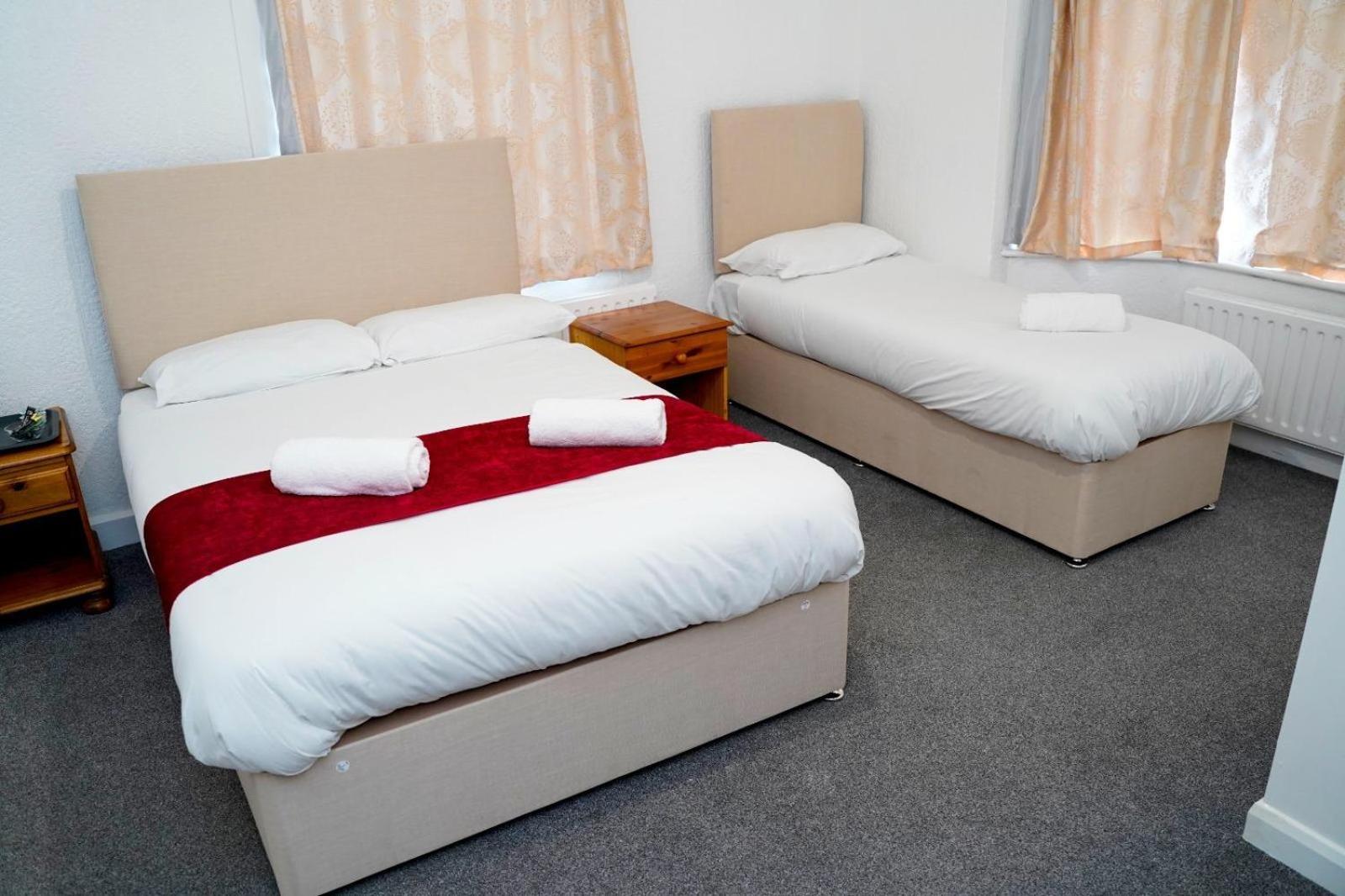 Gatwick Birchwood Lodge With Holiday Parking Horley Exterior foto